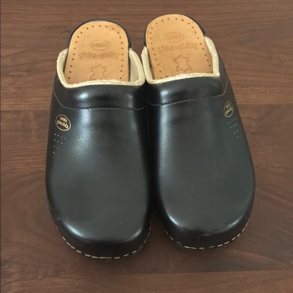 Sanita Black Mules Comfortable Slip-On Clogs - Picture 3 of 10